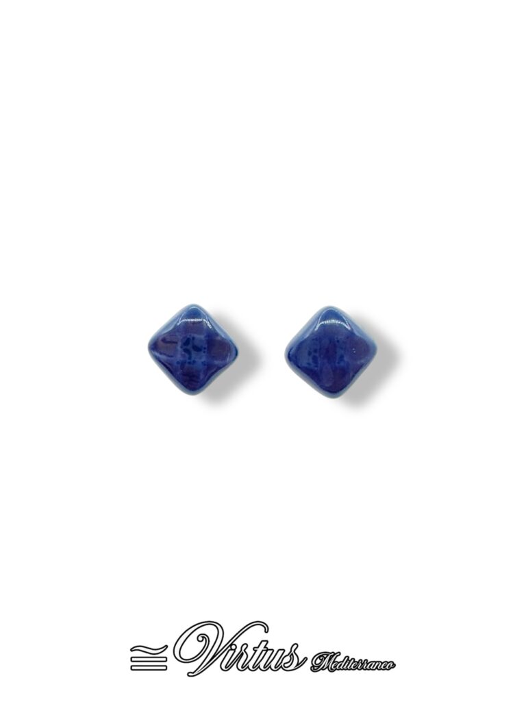 Orecchini Quadrati Blu Virtus Mediterraneo: Ceramica Preziosa e Design Artigianale