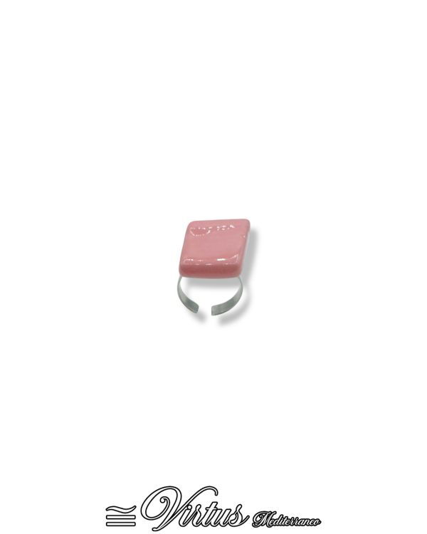 Anello Virtus Mediterraneo in Ceramica Rosa: Eleganza Artigianale
