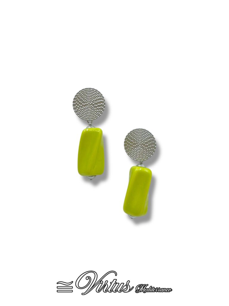 Orecchini Pendenti Virtus Mediterraneo: Torciglioni Verde, Eleganza Artigianale