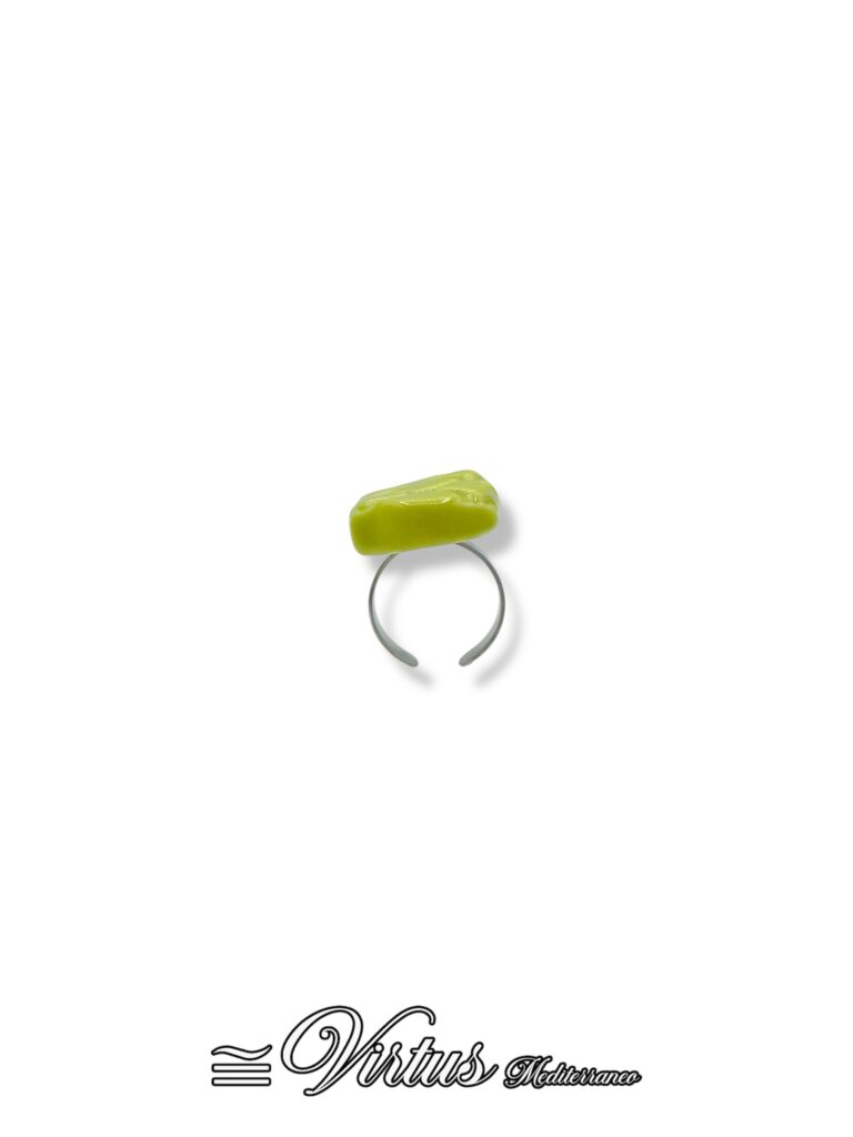 Anello Virtus Mediterraneo: Ceramica Verde Artigianale e Acciaio Anallergico