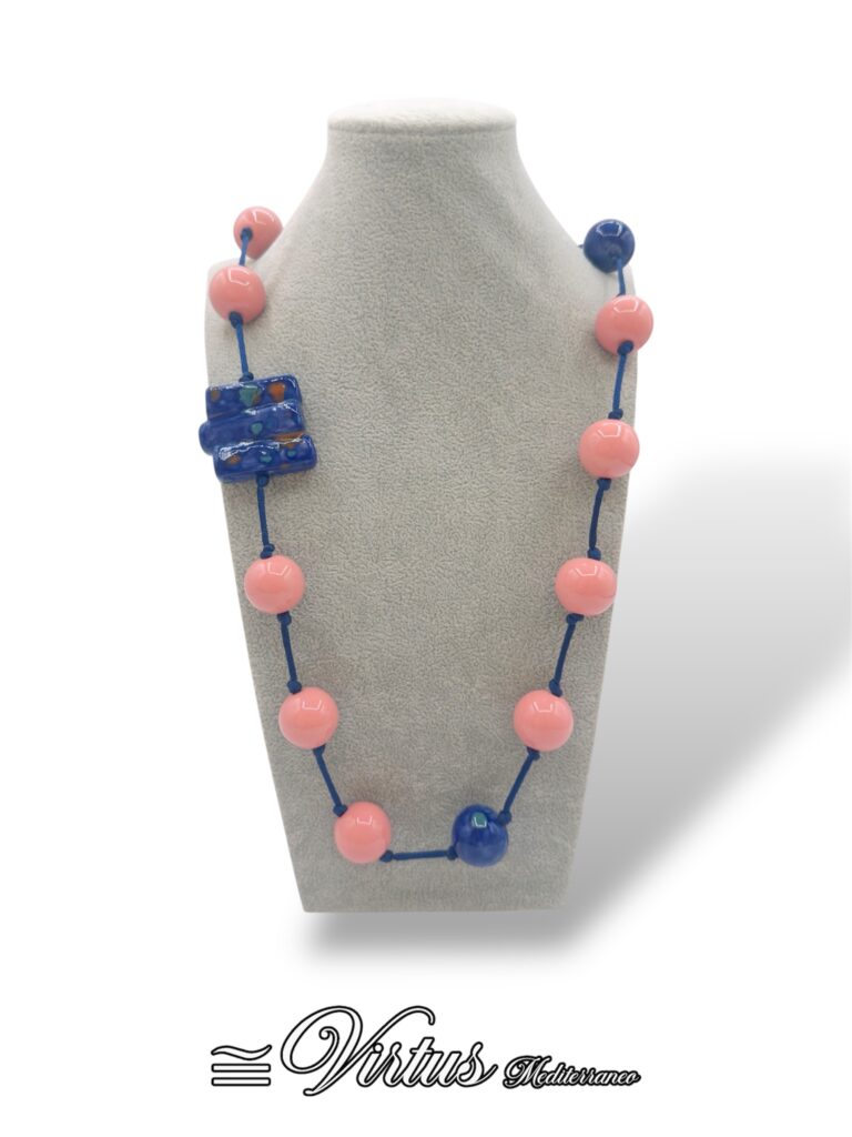 Collana Virtus Mediterraneo: Sfere Multicolor Artigianali, Eleganza Senza Tempo