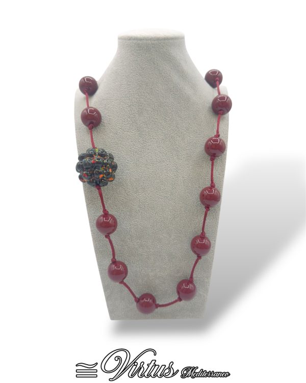 Collana Virtus Mediterraneo: Sfere Multicolor Artigianali, Eleganza Senza Tempo