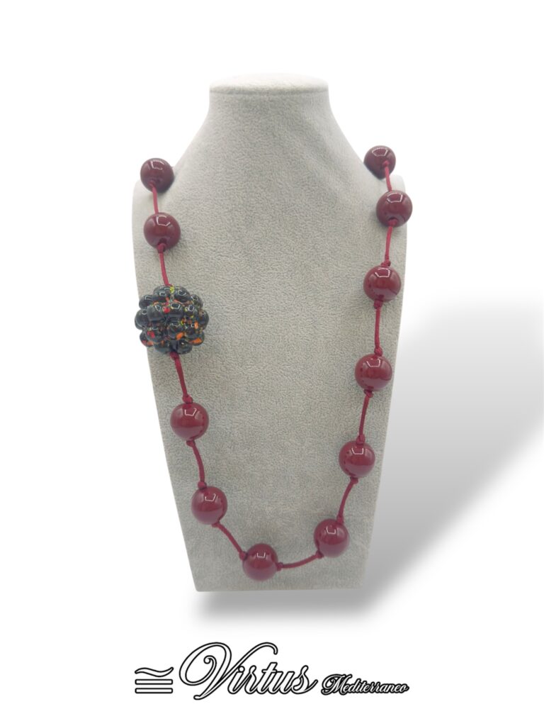 Collana Virtus Mediterraneo: Sfere Multicolor Artigianali, Eleganza Senza Tempo