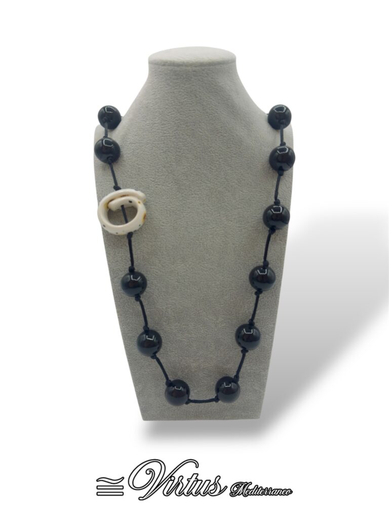 Collana Virtus Mediterraneo: Sfere Multicolor Artigianali, Eleganza Senza Tempo