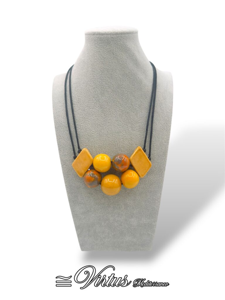 Collana a Grappolo Giallo Virtus Mediterraneo: Ceramica e Design Artigianale