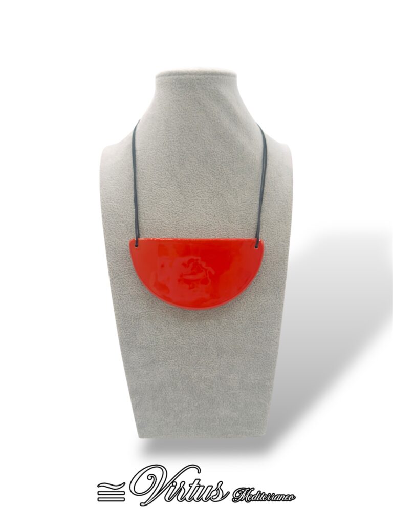 Virtus Mediterraneo: Collana Mezzaluna Rosso Scuro, Ceramica Pregiata
