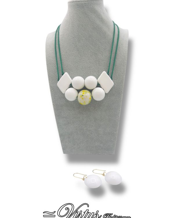 Virtus Mediterraneo: Collana e Orecchini Artigianali Multi-Colore