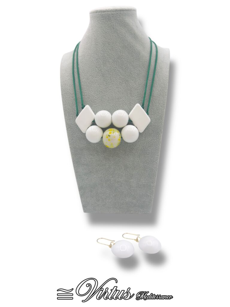 Virtus Mediterraneo: Collana e Orecchini Artigianali Multi-Colore