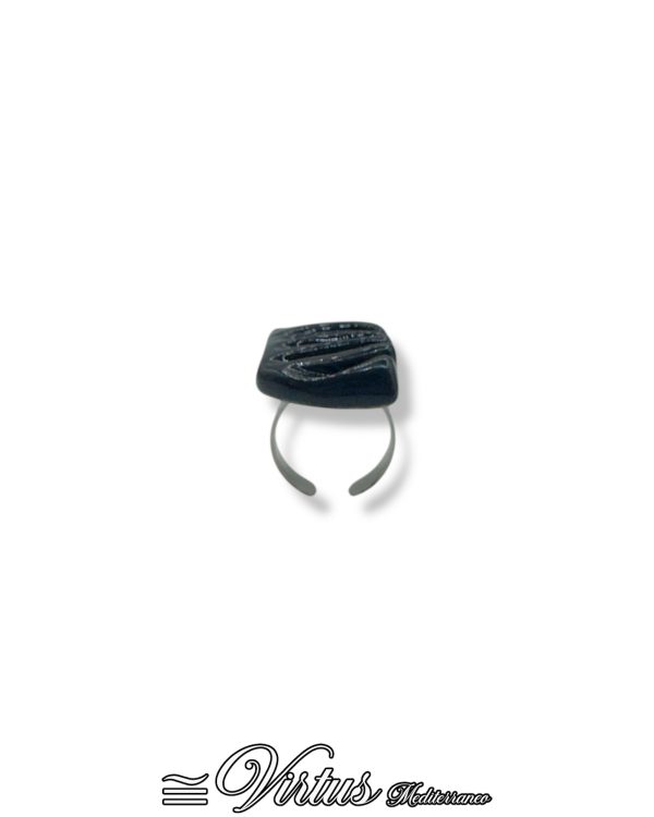 Anello Virtus Mediterraneo in Ceramica Nera: Eleganza Artigianale