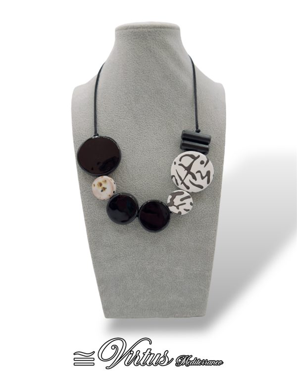 Collana a Cerchi Blu Virtus Mediterraneo: Eleganza Artigianale in Ceramica