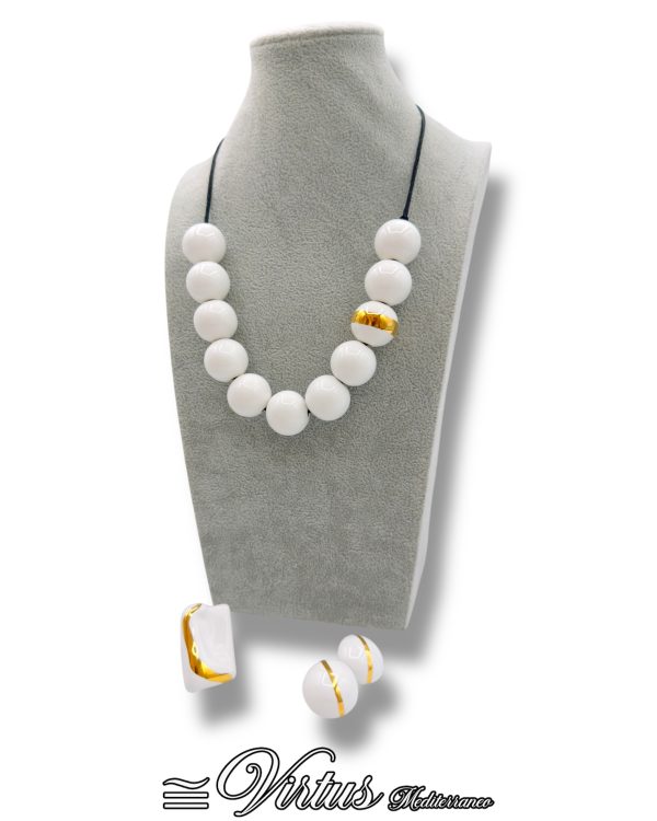 Virtus Mediterraneo: Parure Sfera Oro Multicolor, Eleganza Artigianale