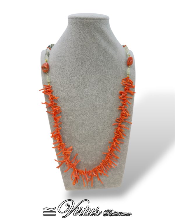 Collana Virtus Mediterraneo: Corallo Sciacca e Quarzo, Eleganza Artigianale