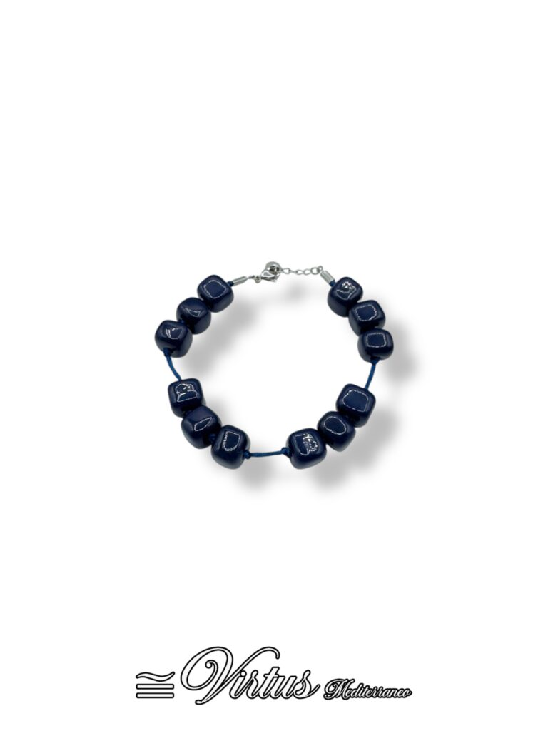 Bracciale Virtus Mediterraneo a Dadi Blu Scuro: Eleganza Artigianale