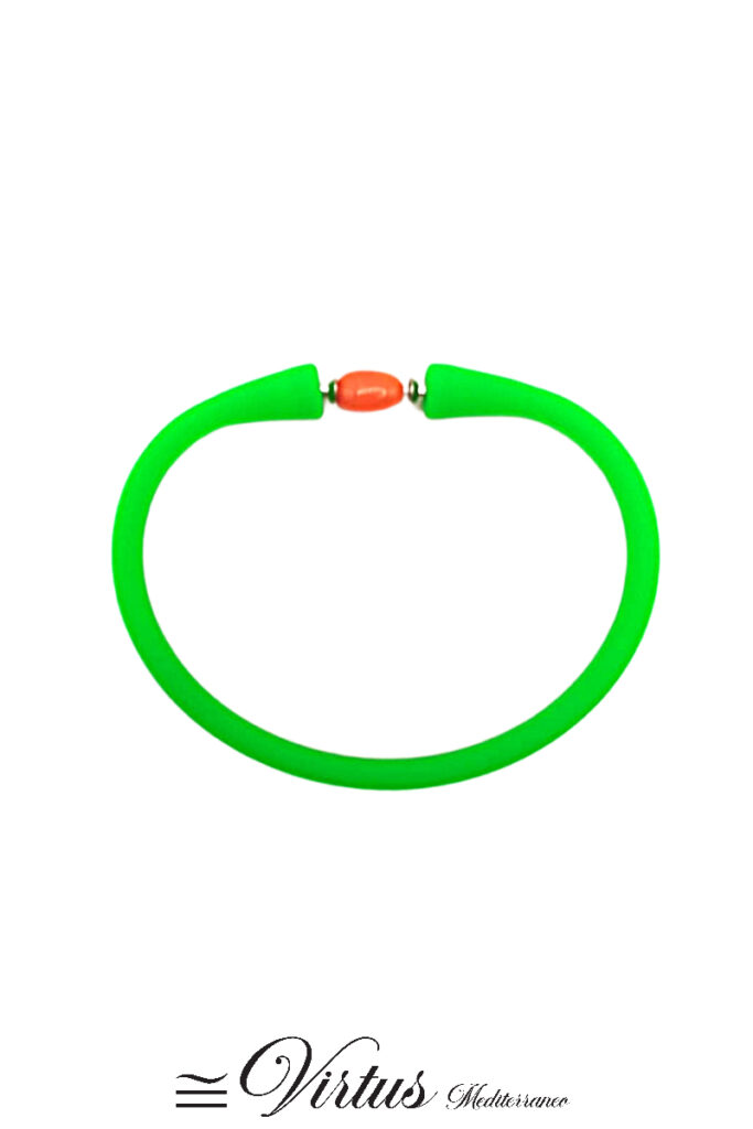 Bracciale artigianale in elastomero verde ed inserto in corallo Sciacca