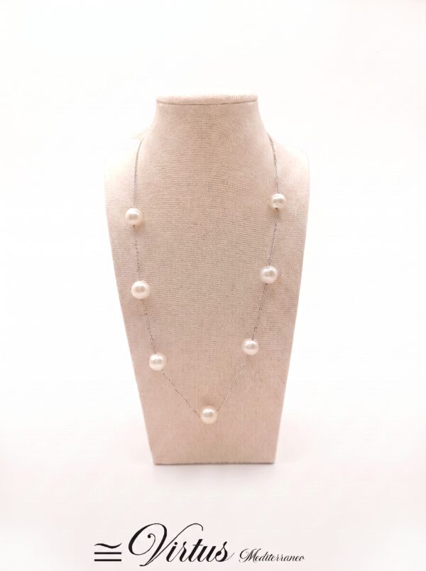 Collana artigianale in oro bianco 18 carati con perle di acqua dolce