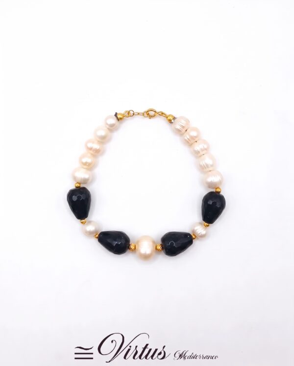 Bracciale artigianale a 1 filo in perle e goccie in onice