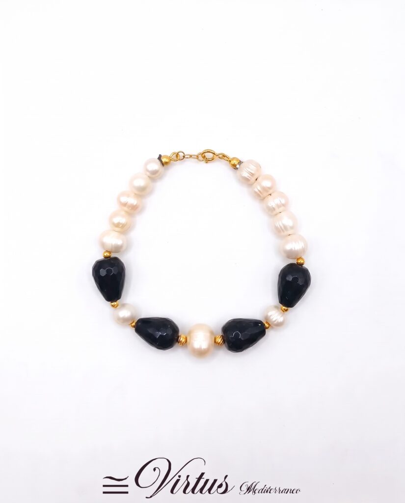 Bracciale artigianale a 1 filo in perle e goccie in onice